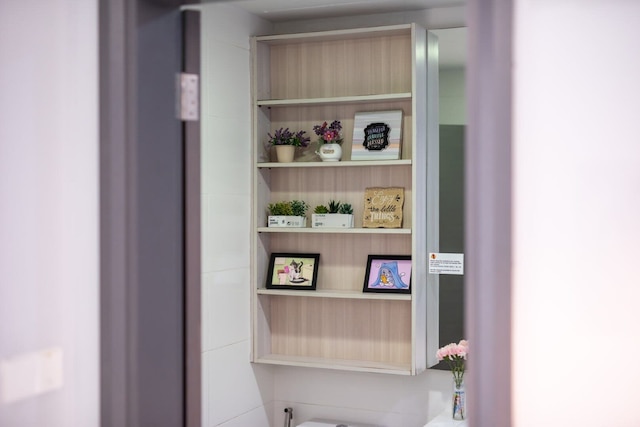 ハイ フロア スアサナ スイーツ 5 イン JB シティ ウィズ WiFi