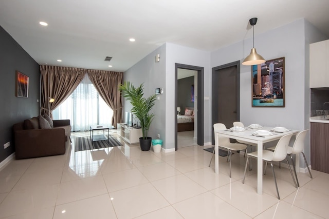 ハイ フロア スアサナ スイーツ 5 イン JB シティ ウィズ WiFi