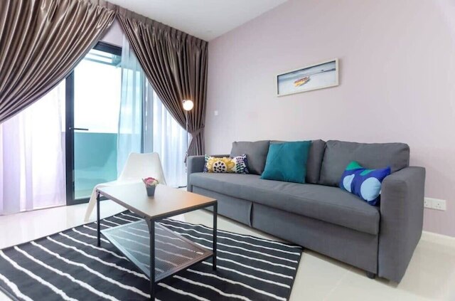 スタイリッシュ & コージー スイート イン スアサナ JB