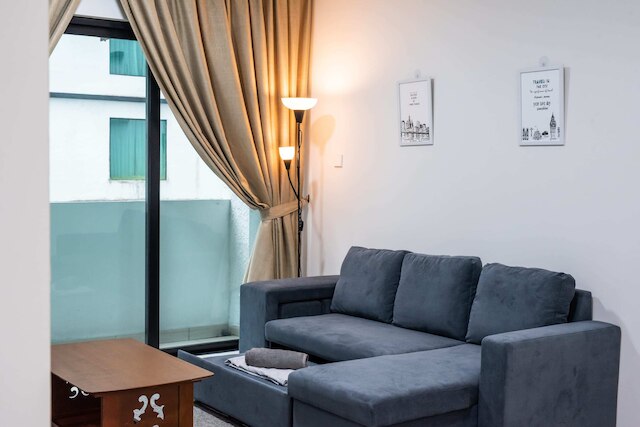 ア コージー & スタイリッシュ アパート アット スアサナ スイーツ JB