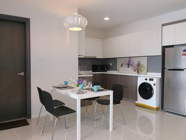 ア スペーシャス, ハイ フロア スイート ネクスト トゥ コムター JBCC