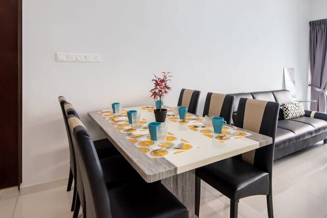 シック 3ベッドルーム イン ダンガ ベイ ウィズ ウォーター ビューズ & パーキング