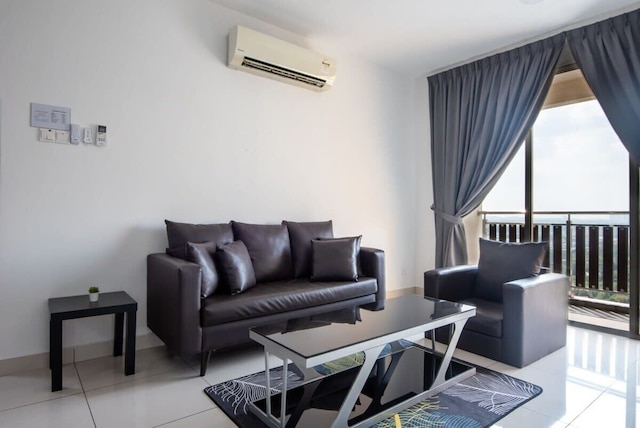 コンフィー 3ベッドルーム アパート @ KSL ダヤ ニアー イケア テブラウ, パーキング