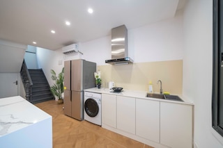 Book and Bed - Xujiahui