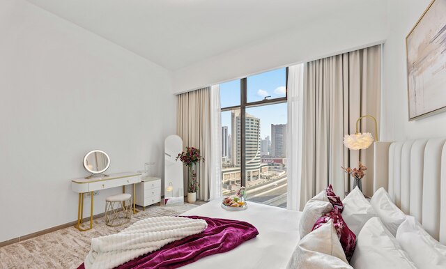 Blossoming 1BR Walk to Dubai Mall & Pool