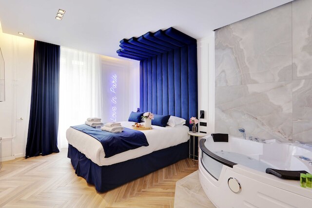 スーパーブ スイート ウィズ ジャクジー ル マレ ボーブール