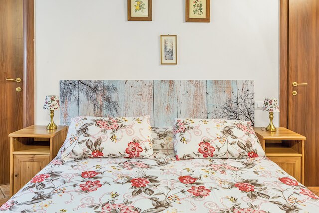 ゲストホスト - サン ジョルジオ タイニー ジェム