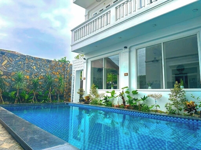 フル ハウス 2 ヴィラ