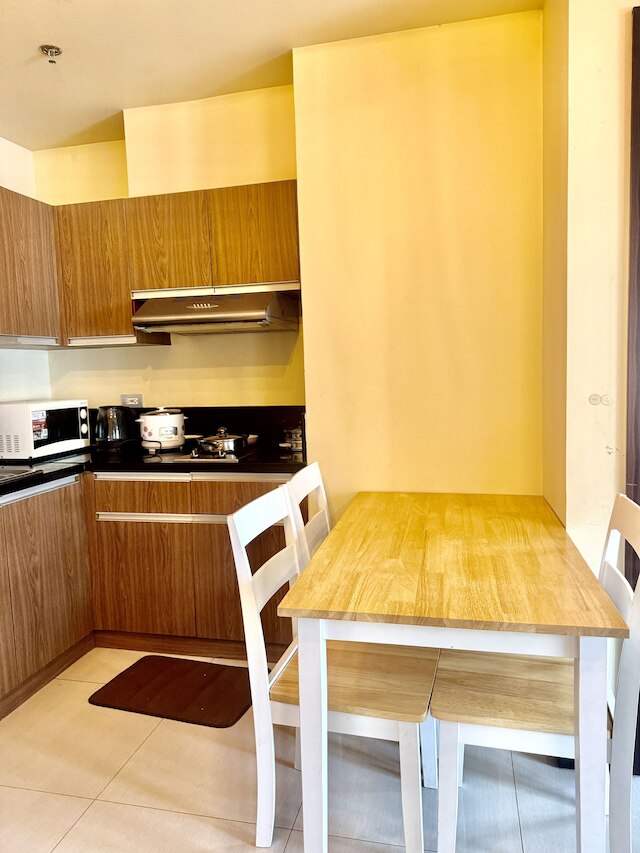 Levi & Moon's Chill with beautiful view