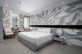 J Village Hotel - Triệu Việt Vương