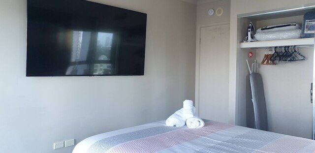 Chevron Tower3 has 2bedrooms 2beds With Car Park