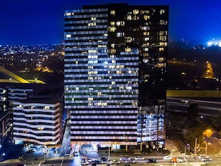 アメージング シティ ビューズ オン 18th フロア ウィズ カー パーク