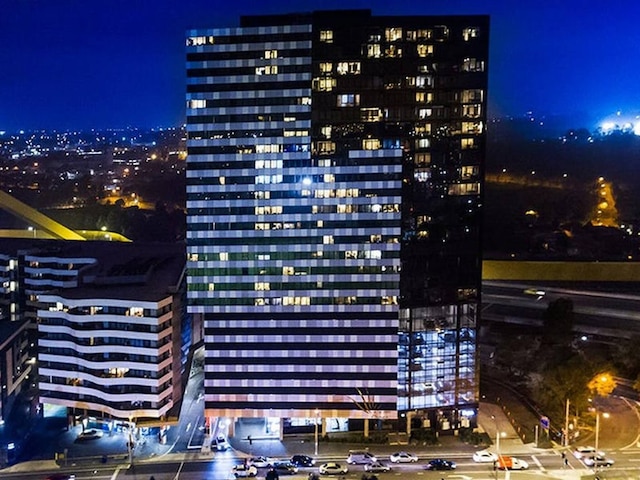 Amazing City Views on 18th Floor With car Park