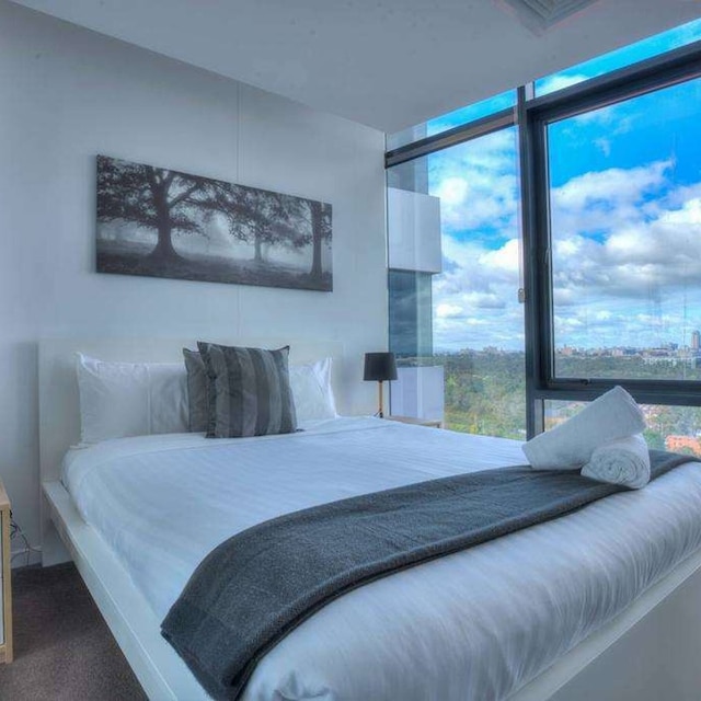 Amazing City Views on 18th Floor With car Park