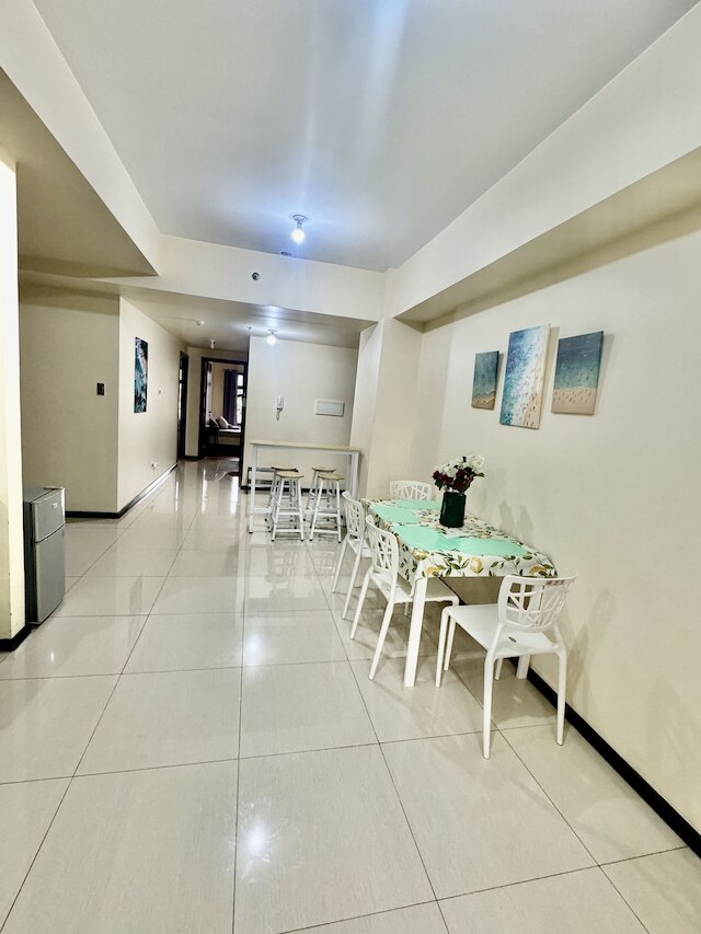 ラディアンス マニラベイ 2 ベッドルーム & 3 バス