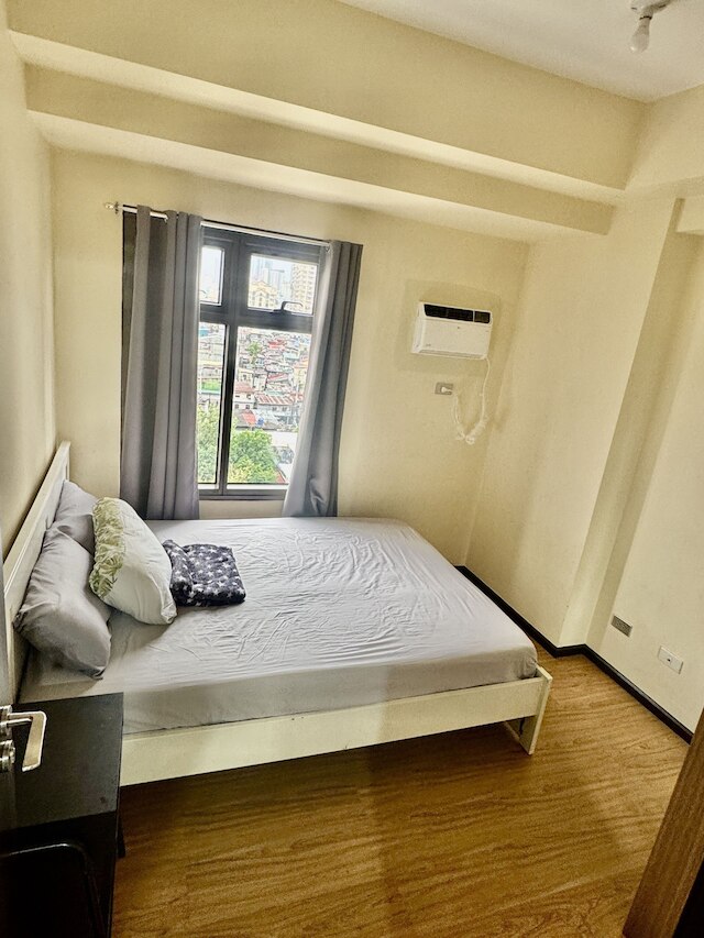 ラディアンス マニラベイ 2 ベッドルーム & 3 バス