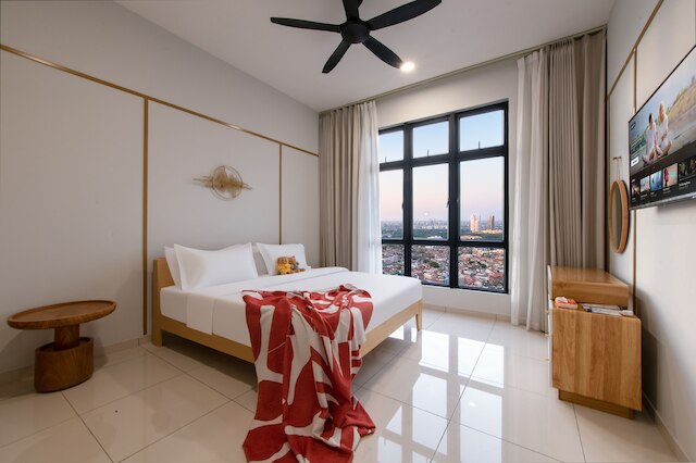 スペース レジデンシー by A----ウォーク 100m トゥー KSL