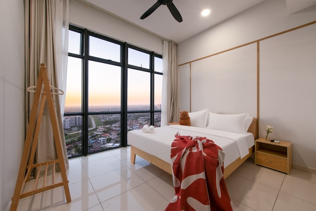 スペース レジデンシー by A----ウォーク 100m トゥー KSL