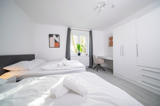 フェイバリット ステイズ - デュッセルドルフ