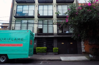 Terraza de Pushkin by The Local Way