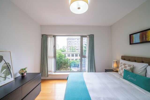 Tyms 3BR 2BA Apt Xujiahui Center