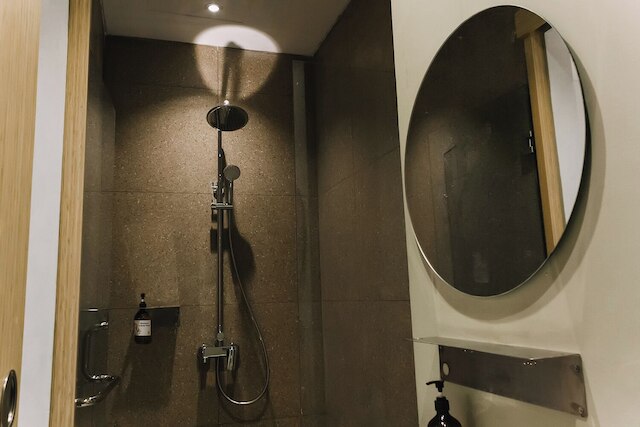 ホテル サンクチュアリ スリピ