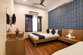 Brill Maner Residency