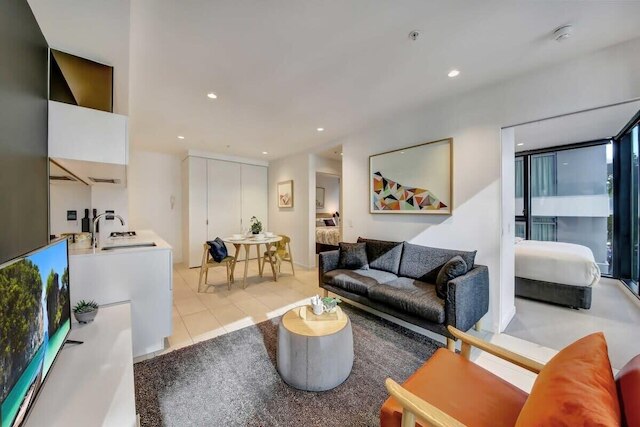 A Cozy & Comfy 2BR Apt Near Crown & Southern Cross