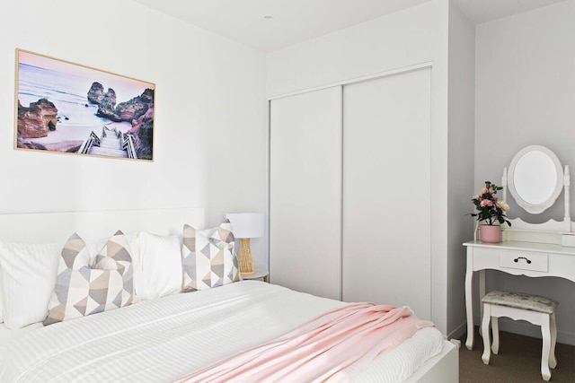 Modern 2BR Apt Next to Victoria Market, City Views