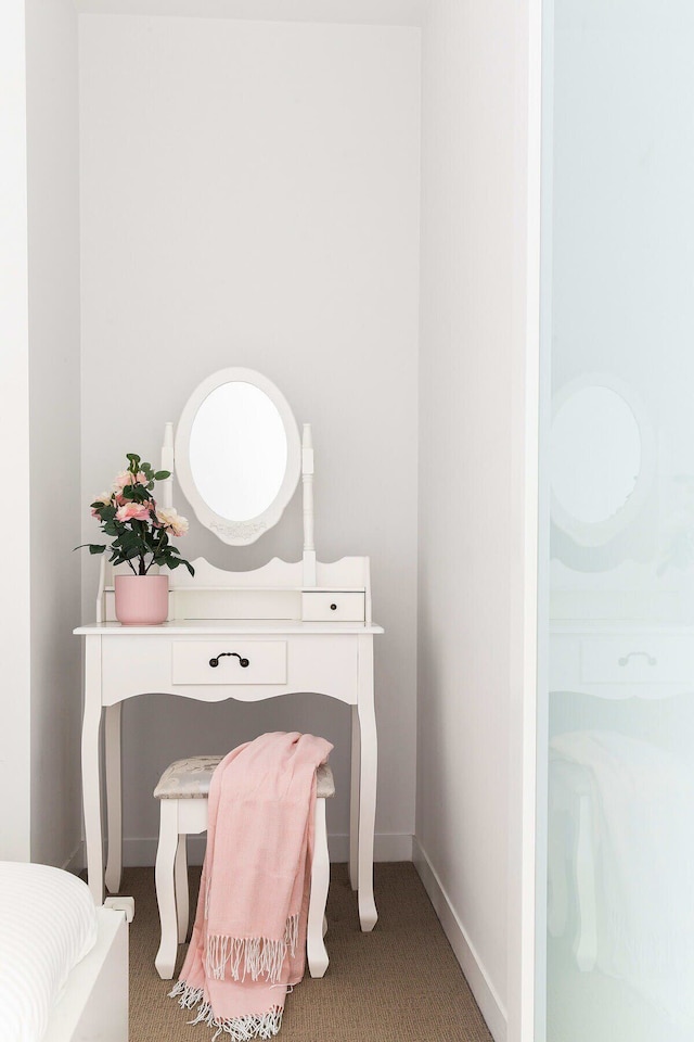 Modern 2BR Apt Next to Victoria Market, City Views