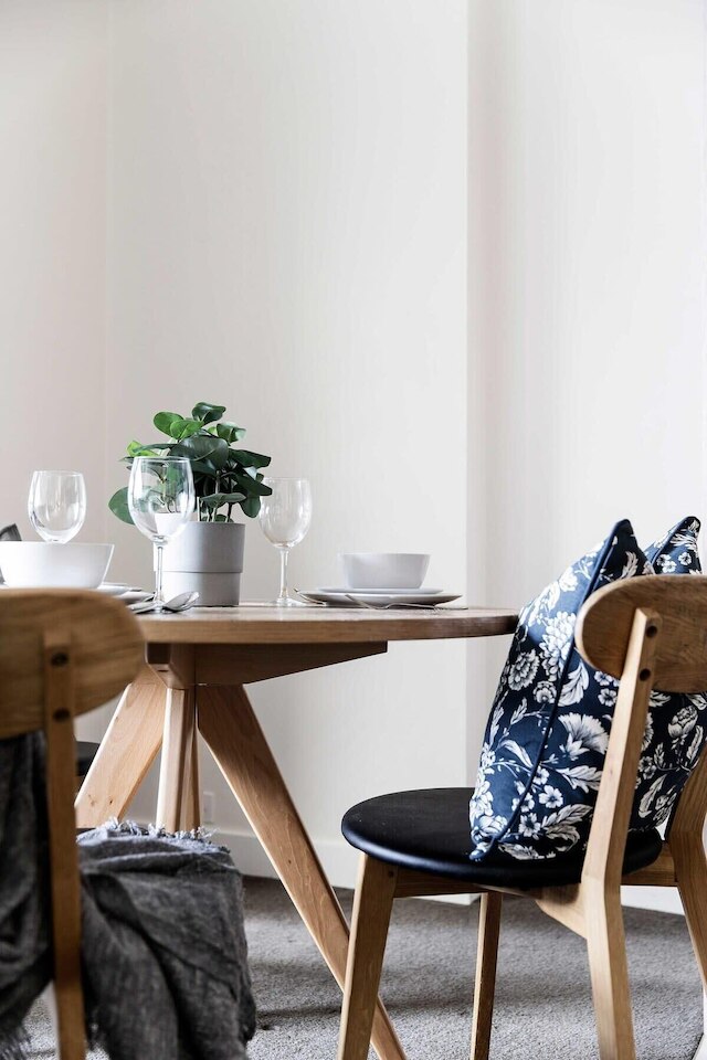 A Lovely 2BR Apt Near Victoria Market, City Views