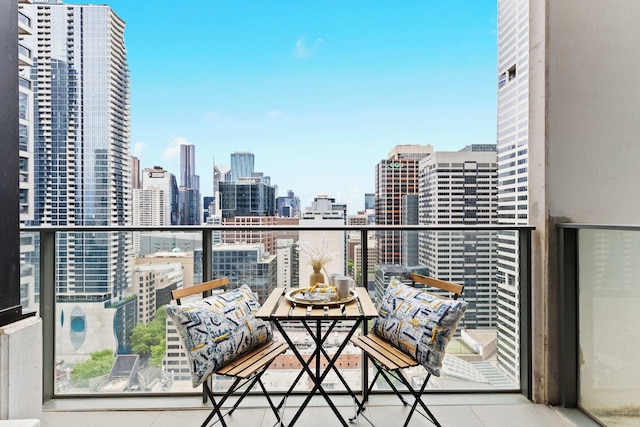 Modern 2BR Apt Next to Southern Cross Free Parking