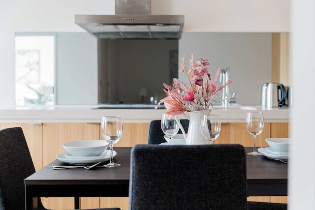 Modern 2BR Apt Next to Southern Cross Free Parking