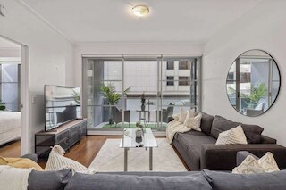 Darling Harbour 2BR Retreat With Spacious Balcony