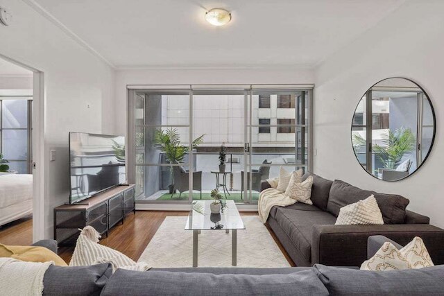 Darling Harbour 2BR Retreat With Spacious Balcony
