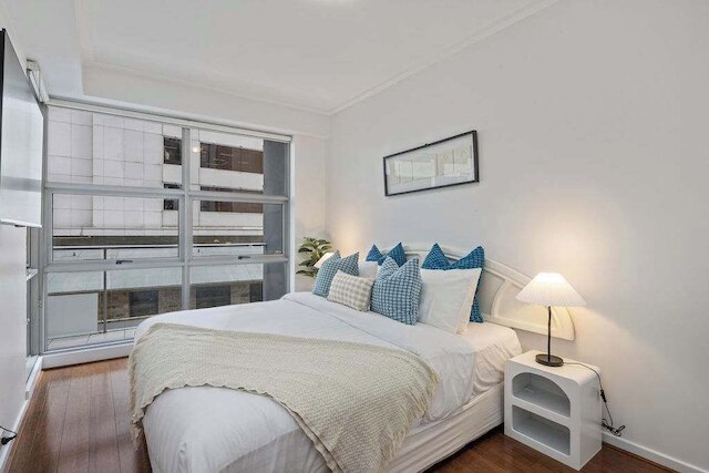 Darling Harbour 2BR Retreat With Spacious Balcony