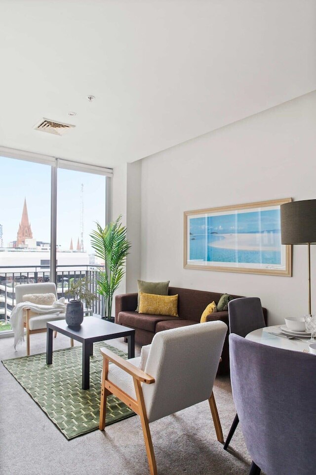 A Cozy 2BR Apt on Collins Near Flinders Station