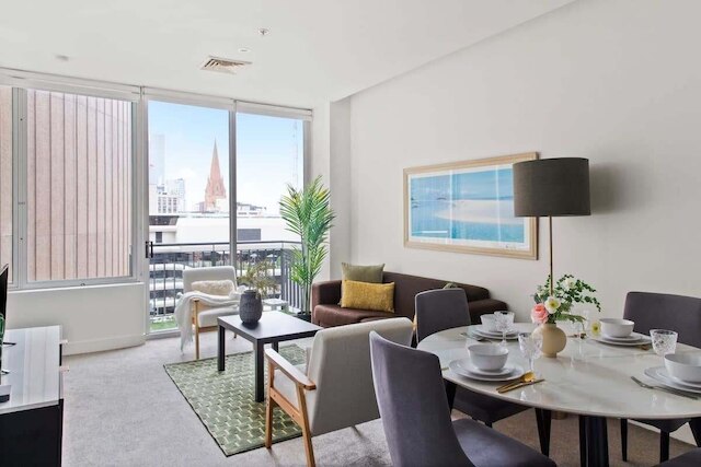A Cozy 2BR Apt on Collins Near Flinders Station