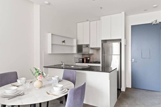 A Cozy 2BR Apt on Collins Near Flinders Station