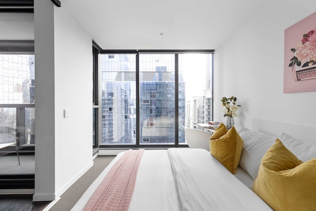 Pet-friendly 2BR Near Southern Cross, City Views