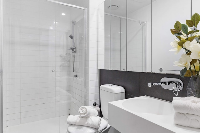 Pet-friendly 2BR Near Southern Cross, City Views