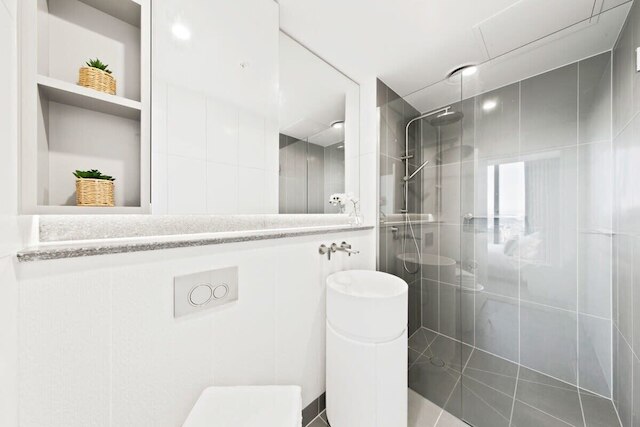 A 3BR Apt Next to Melbourne Central, Free Parking