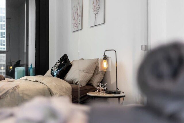 A Cozy Apt, Only a 5-min Walk to Victoria Market