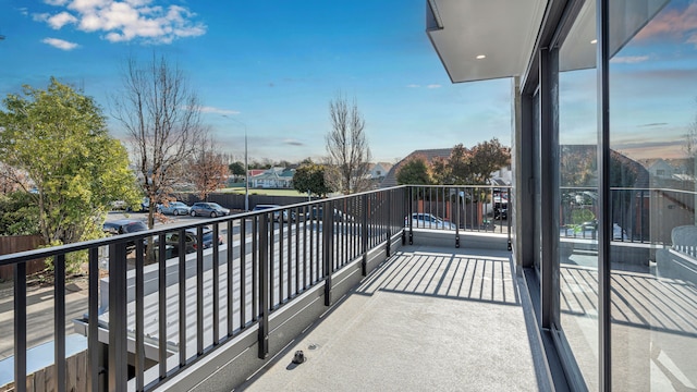 クローズ トゥ スタジアム 3 ベッドルーム ウィズ ガレージ – ユニット 1