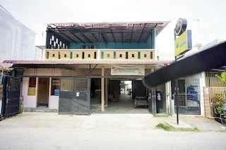 OYO 94768 Al-hamra Guest House