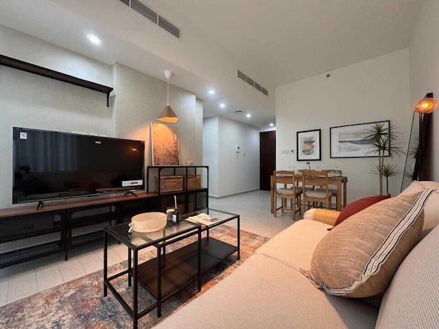 ラグジュアリー 1 ベッドルーム フリー ファーニッシュド ライフライン アパートメント ウィズ フリー パーキング