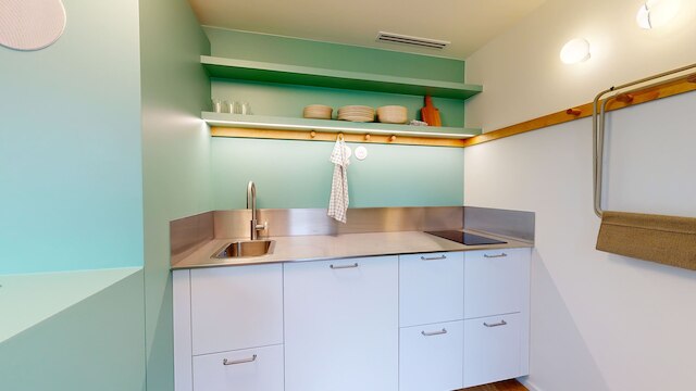 Altido Pleasant 1-bed Flat w Shared Courtyard