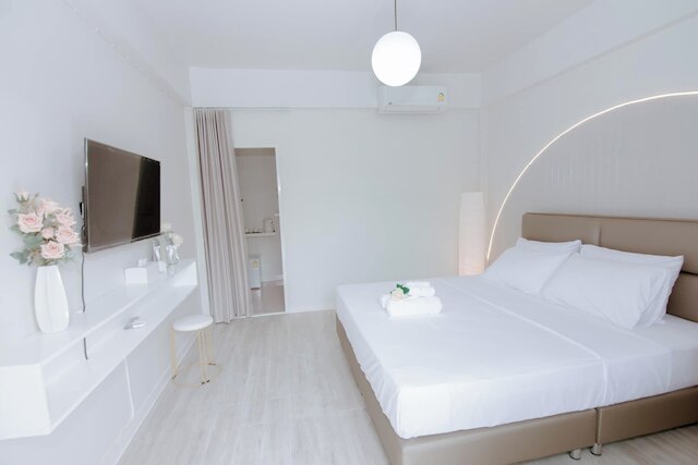 24ルームズ ナコンサワン