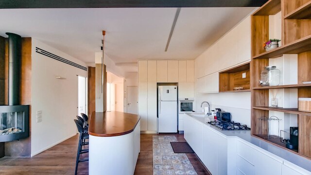 Shlomo Hamelekh Topaze