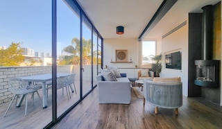 Shlomo Hamelekh Topaze